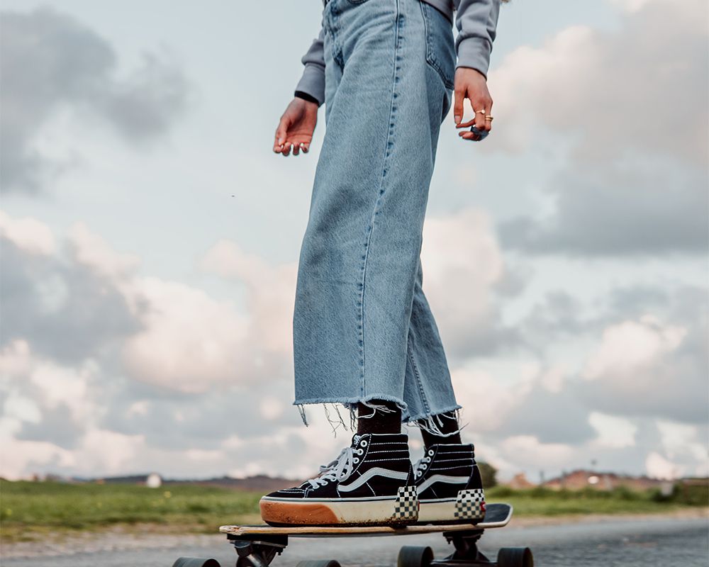 Best of 90s Skater Fashion: From Vans to Baggy Jeans